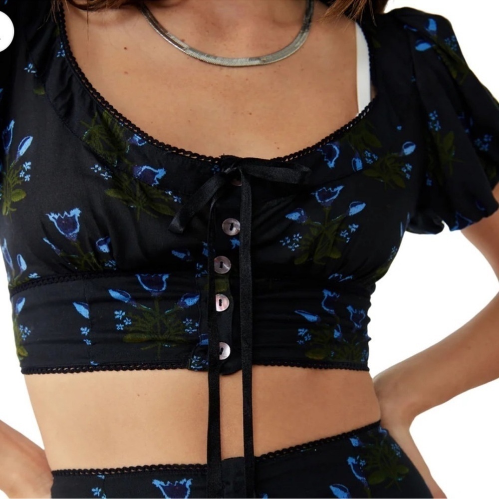 NWT “Easy to love” free people TOP